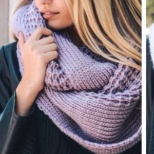 Chunky knit infinity scarf